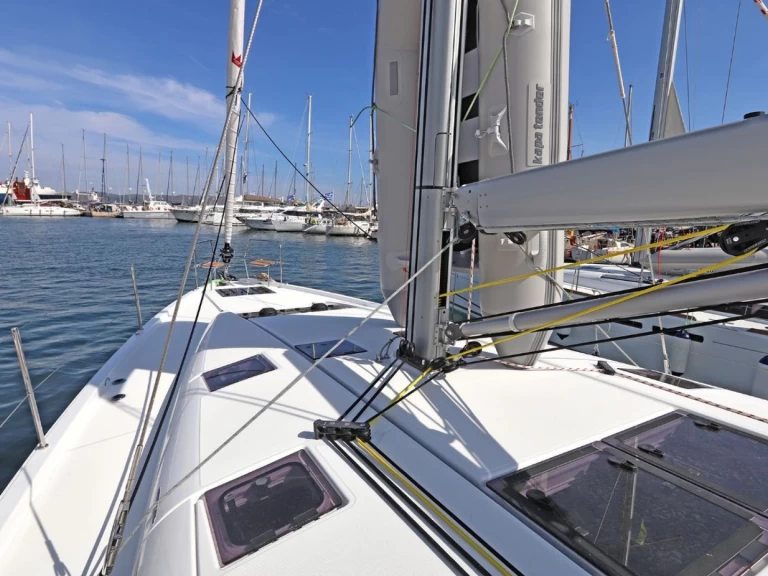 Noleggiare una Jeanneau Sun Odyssey 490 a Lávrio