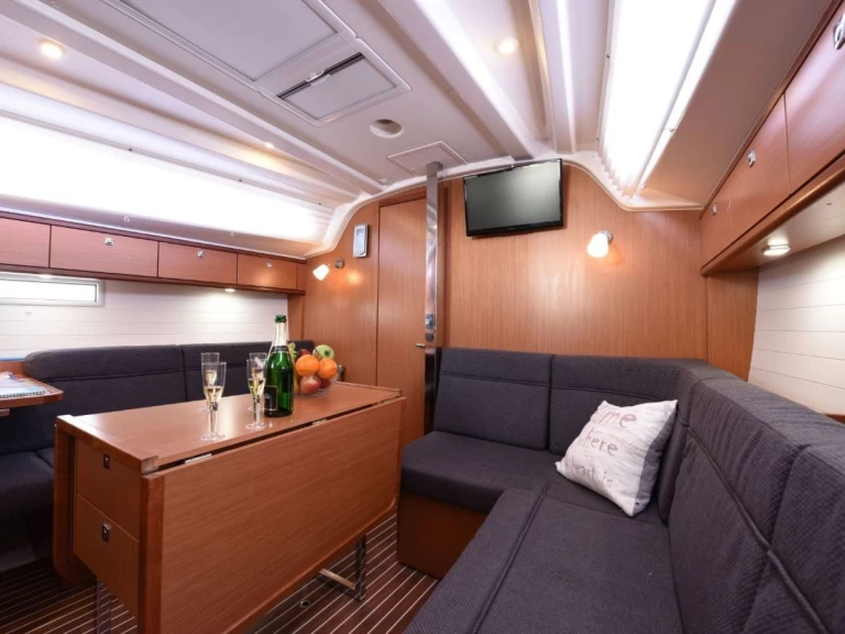 Bavaria Cruiser 37 da affittare a  Zara