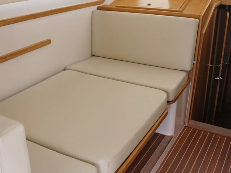 Barca a motore a noleggio a Sukošan al miglior prezzo