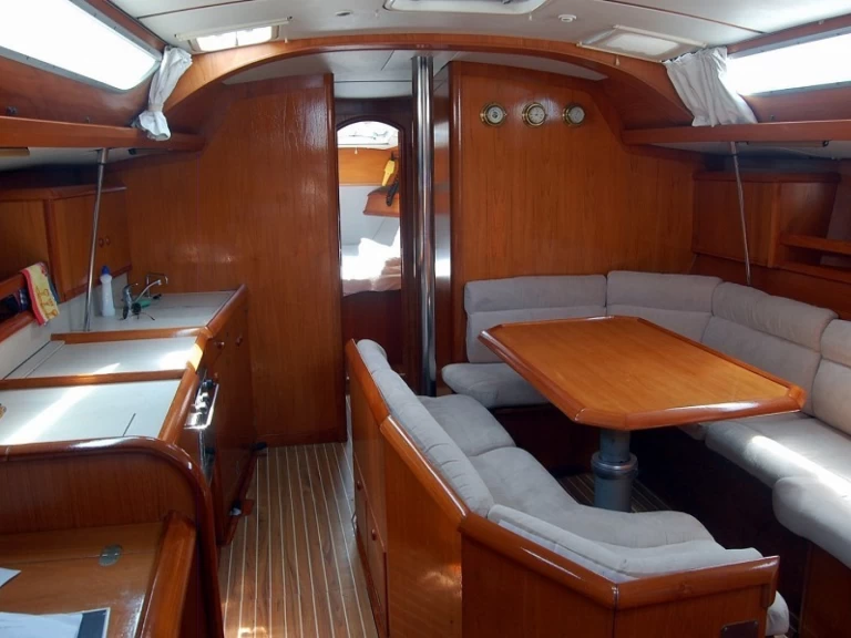 Barca a vela a noleggio a Betina al miglior prezzo