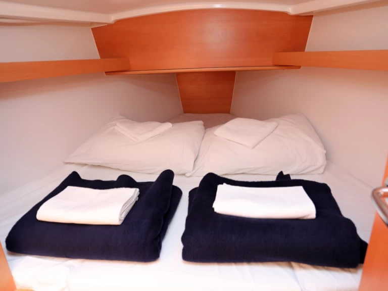 Noleggio Barca a vela con o senza skipper Jeanneau a Pola