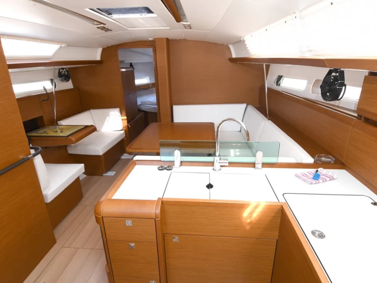 Noleggio barche Komolac economico Sun Odyssey 419