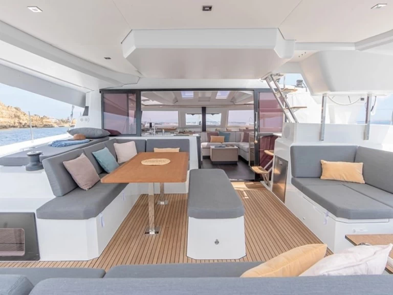 Noleggio Catamarano con o senza skipper Fountaine Pajot a Zara