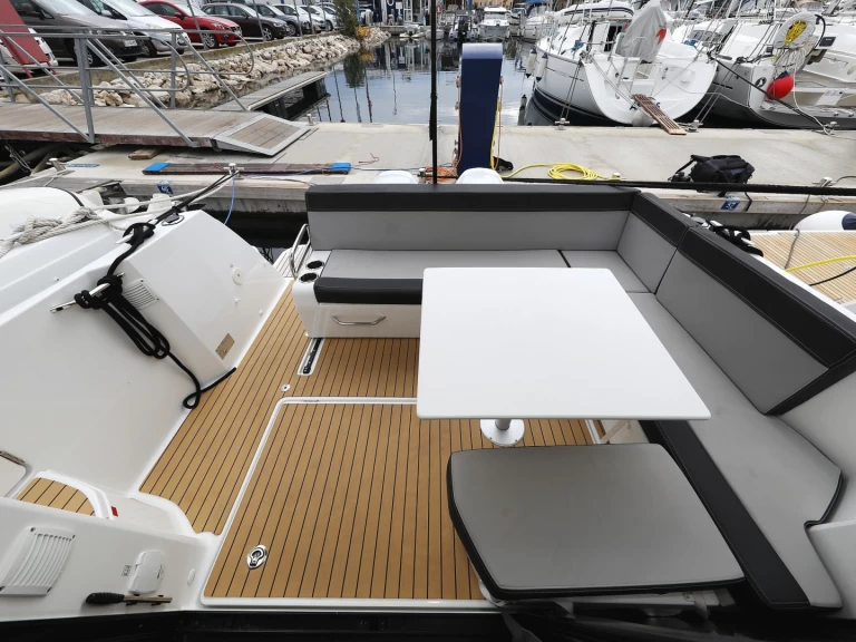 Noleggio Barca a motore a Zaravecchia (Biograd) – Jeanneau Merry Fisher 895