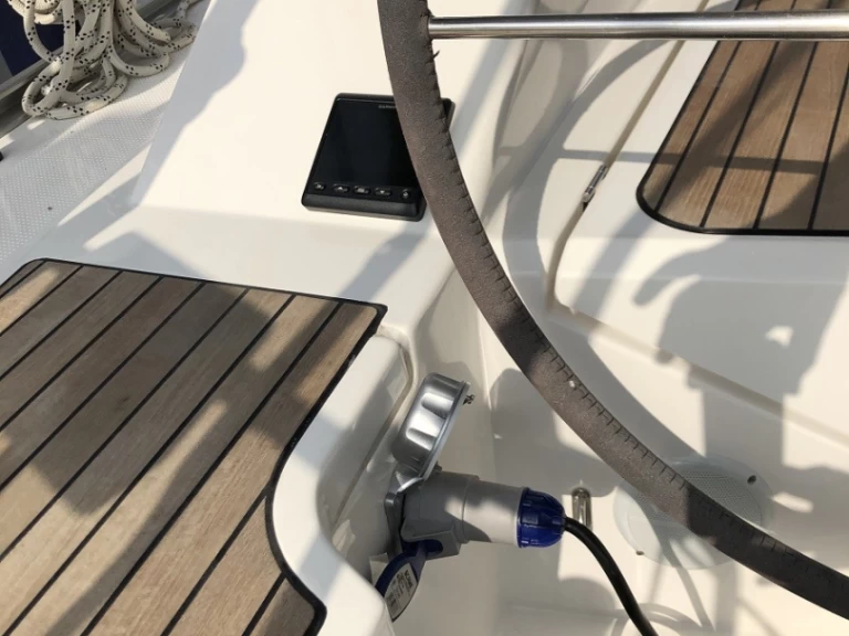 Noleggio Barca a vela a Álimos – Bavaria Cruiser 51