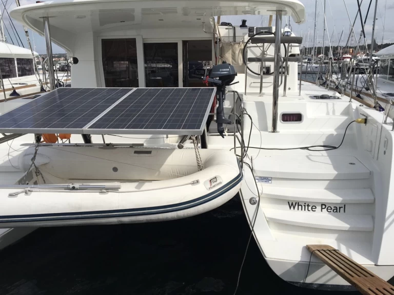 Noleggio Catamarano a Sebenico – Lagoon Lagoon 39