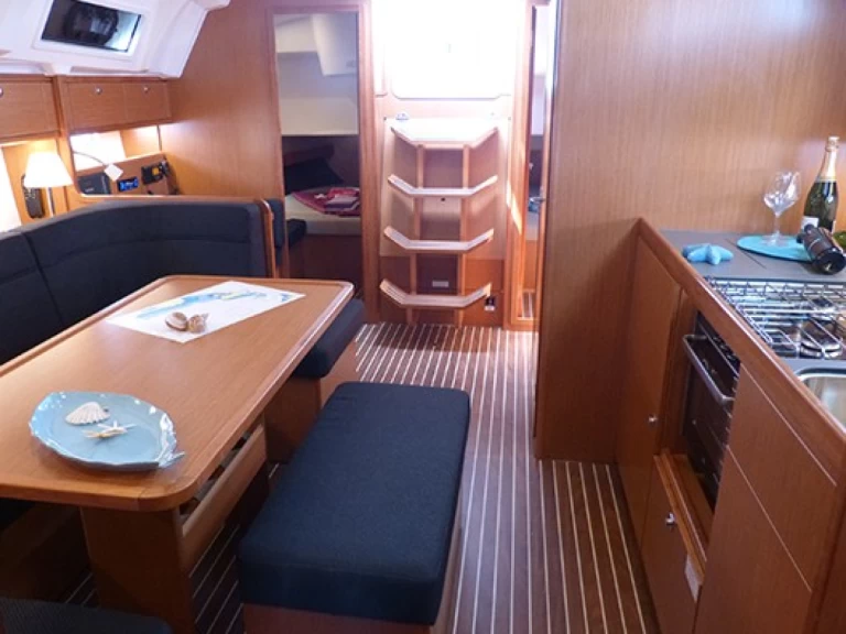 Noleggio Barca a vela con o senza skipper Bavaria a Procida