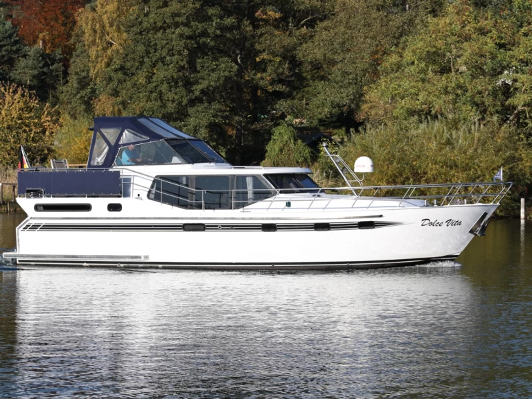 Noleggio Houseboat Vacance con patente nautica