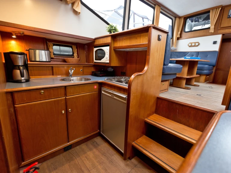 Noleggio Houseboat Vacance con patente nautica