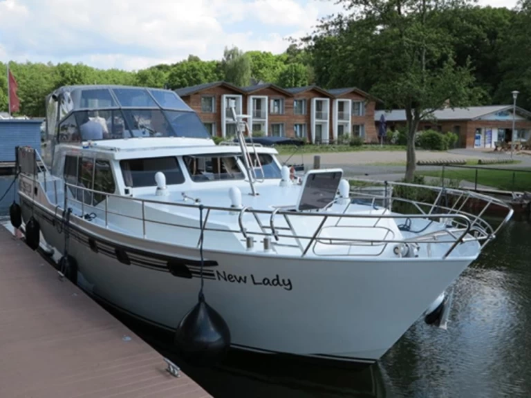 Noleggio Houseboat Vacance con patente nautica