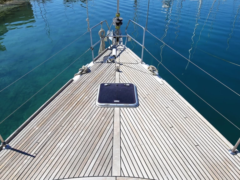 Noleggiare una Bénéteau Oceanis 50 Family a Pola