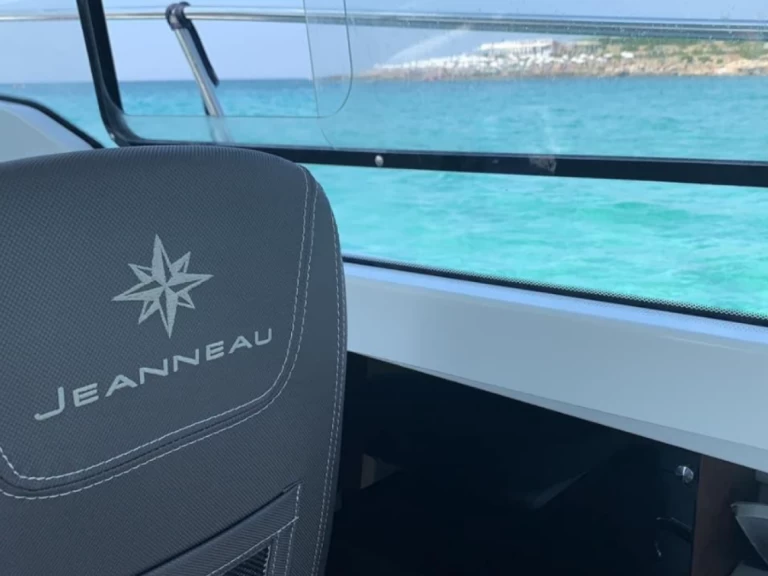 Jeanneau Merry Fisher 695 da affittare a  El Toro