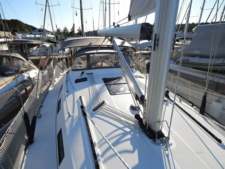 Noleggio barche Bavaria Bavaria Cruiser 40 Avantgarde a Pola su Samboat