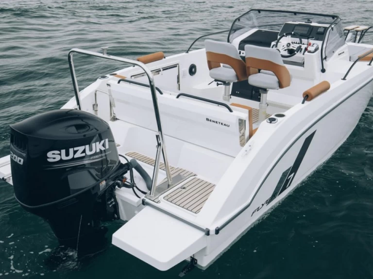 Noleggiare una Bénéteau Flyer 7 SUNdeck a Mahón