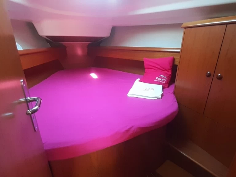 Noleggio Barca a vela Jeanneau con patente nautica