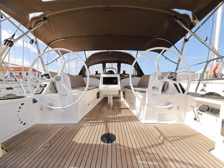 Barca a vela a noleggio a Trogir al miglior prezzo