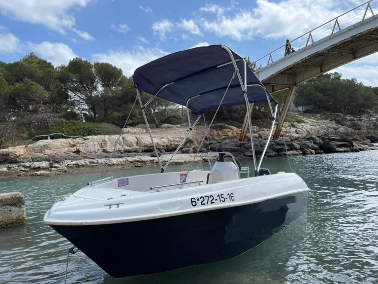 Noleggiare una Compass Compass 400 GT a Cala Galdana