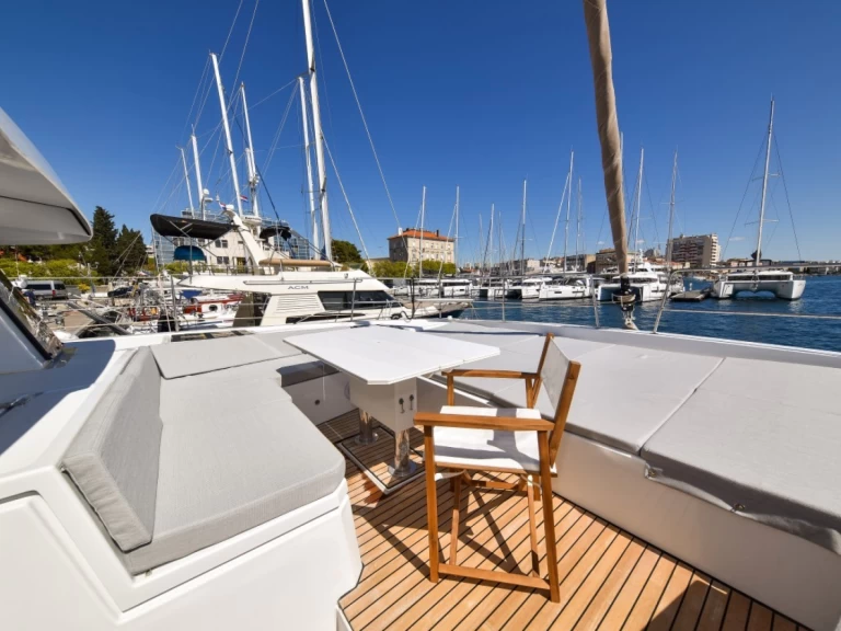 Noleggio Catamarano a Zara – Bali Bali 4.6