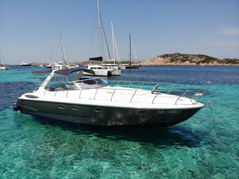 Noleggio barche Horizon Manò Marine 38.50 a San Vincenzo su Samboat