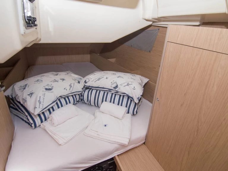 Noleggiare una Bénéteau Oceanis 41.1 a Göcek