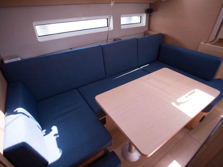 Noleggiare una Jeanneau Sun Odyssey 440 a Seget Donji