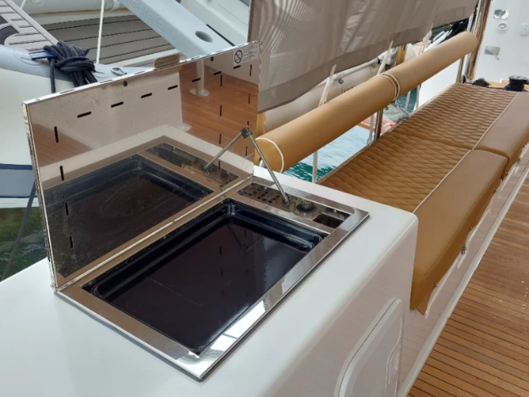 Noleggiare una Dufour Dufour Catamarans 48 Sail a Pirovac