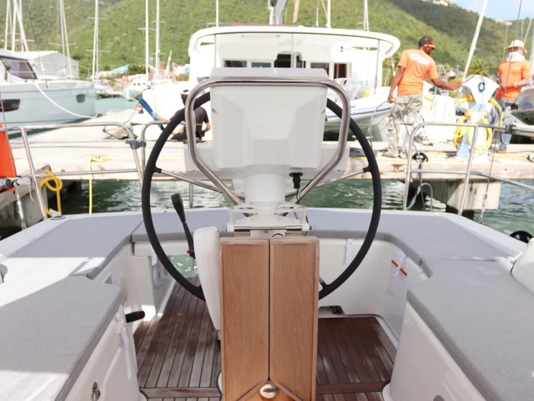 Barca a vela a noleggio a Road Town al miglior prezzo