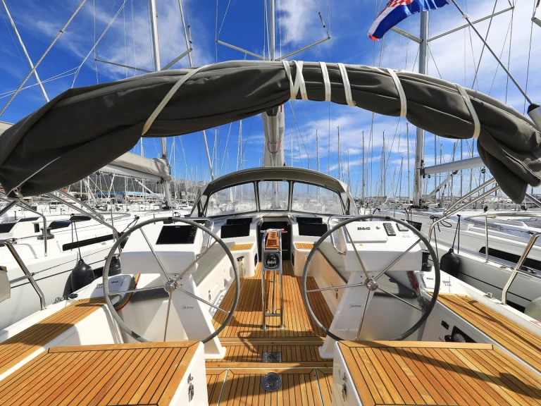 Hanse Hanse 455 da affittare a  Castelli