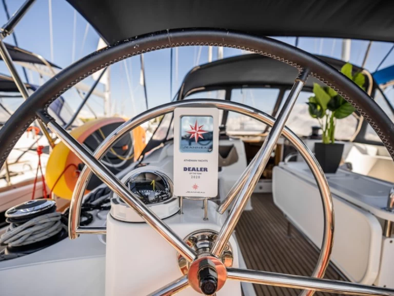 Noleggiare una Jeanneau Sun Odyssey 519 a Álimos