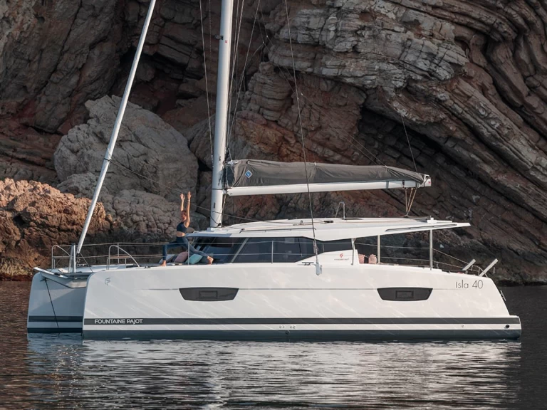 Noleggio Catamarano Fountaine Pajot con patente nautica