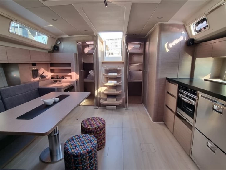 Barca a vela a noleggio a Pola al miglior prezzo