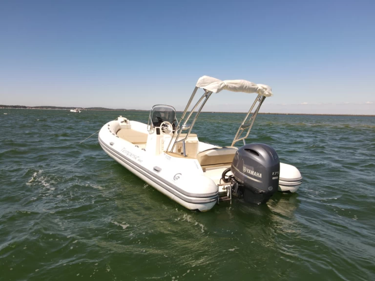 Noleggio Gommone Capelli con patente nautica