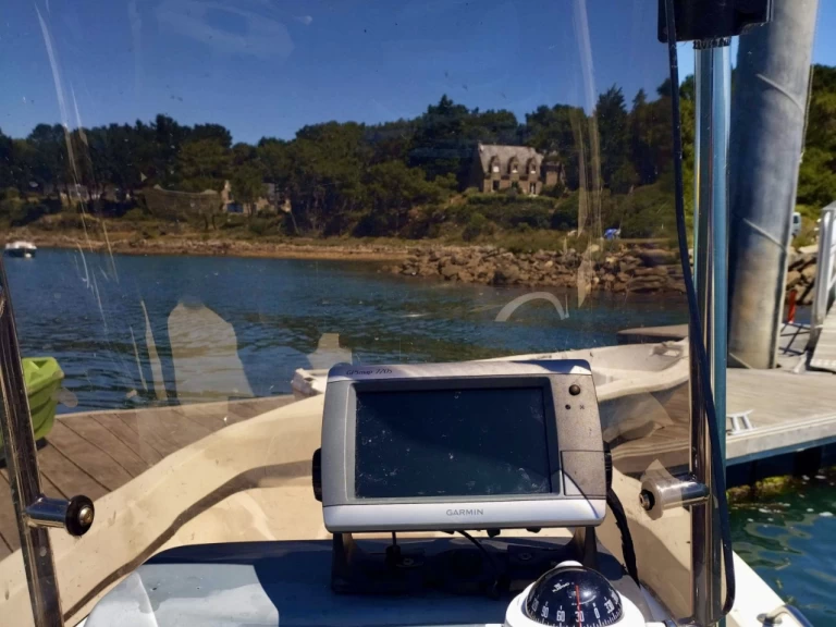 Noleggio a Larmor-Baden – CREMO CRESCENT PANDA 551 su SamBoat