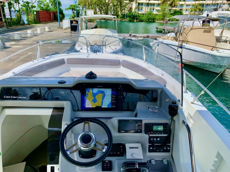 Noleggio Barca a motore a Les Trois-Îlets – Jeanneau Cap Camarat 8.5 CC