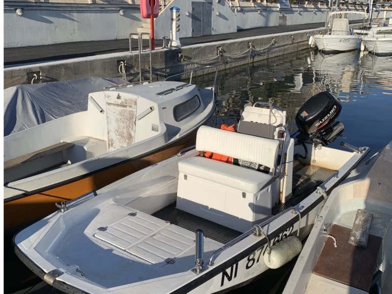 Noleggio Barca a motore Jullien con patente nautica