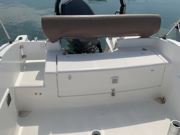 Noleggiare una B2 Marine Cap Ferret 552 Open a Frontignan