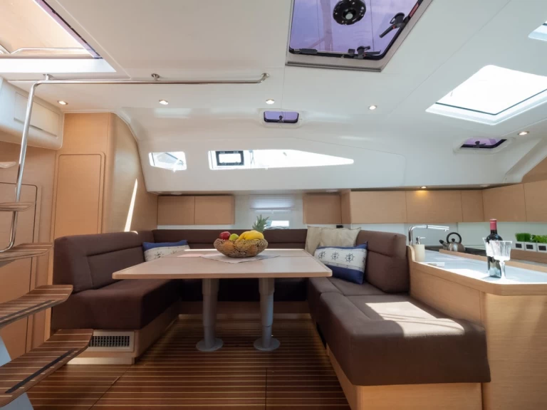 Noleggiare una Elan Impression 50 a Zaravecchia (Biograd)