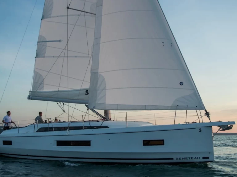 Noleggio Barca a vela Bénéteau con patente nautica
