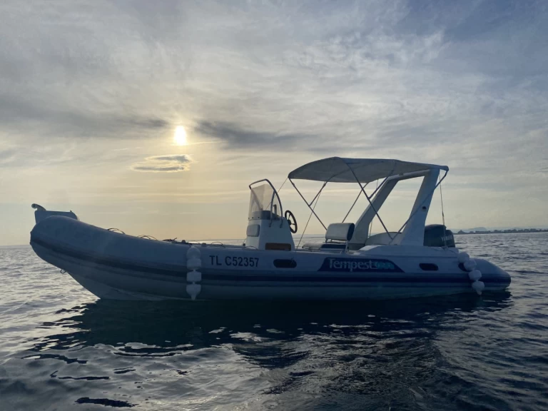Noleggio Gommone Capelli con patente nautica