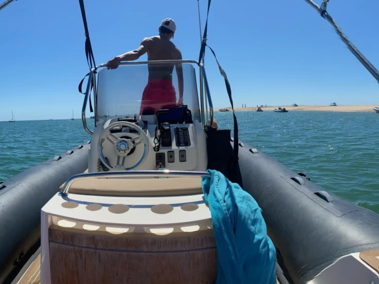 Noleggiare una Capelli Capelli 700 Sun a Royan