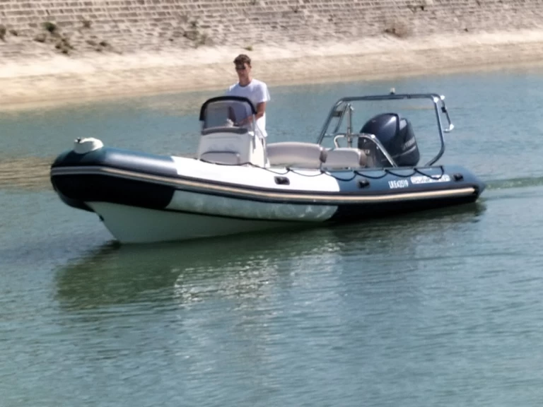 Noleggio Gommone Bombard con patente nautica