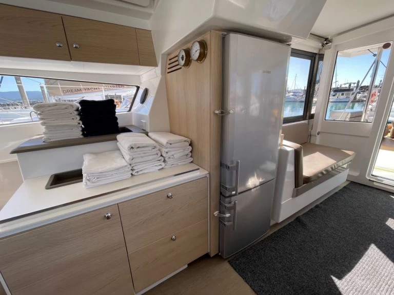 Noleggio Catamarano Bali con patente nautica