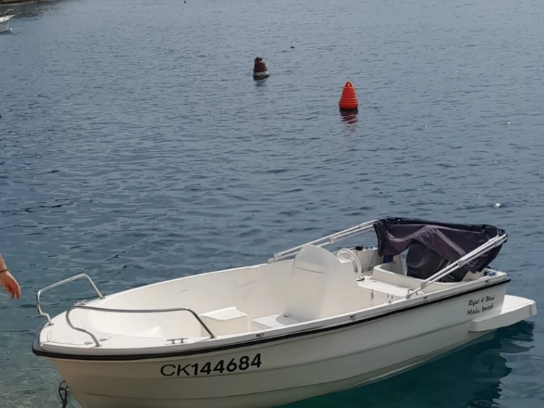 Noleggio Barca a motore Elan con patente nautica