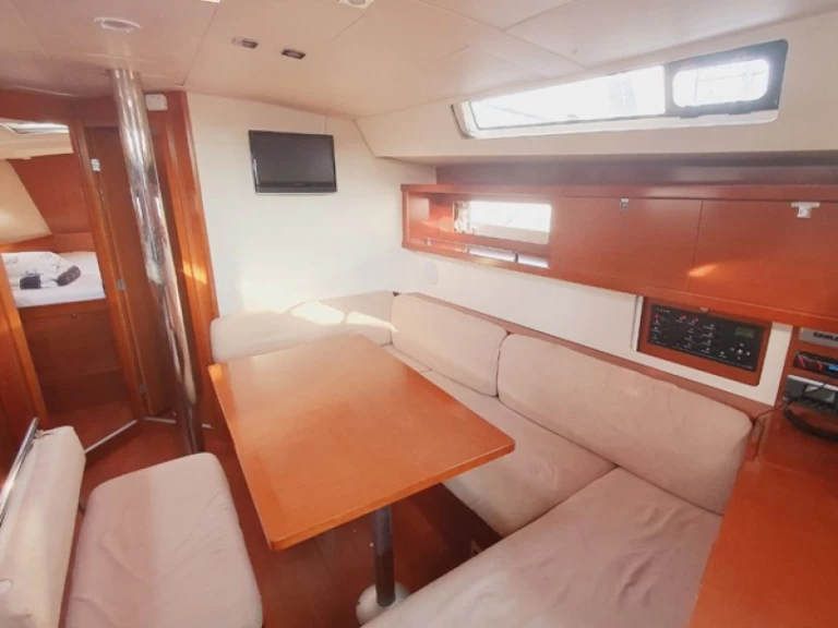 Noleggio Barca a vela Bénéteau con patente nautica