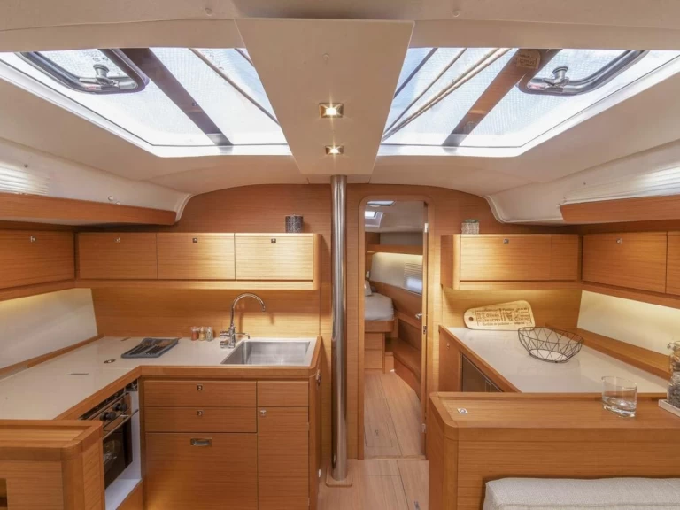 Barca a vela a noleggio a Pola al miglior prezzo