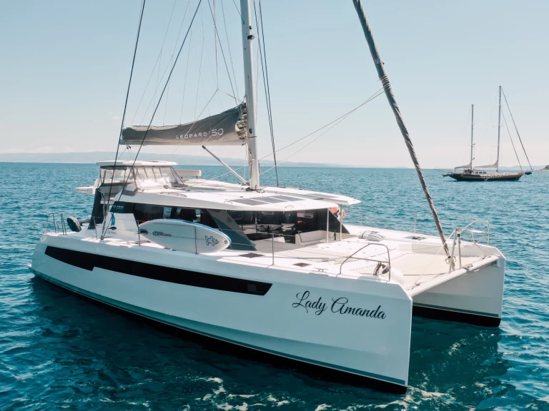 Noleggio Catamarano Leopard con patente nautica