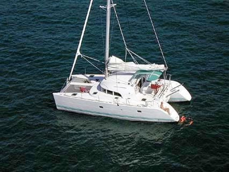 Noleggio Catamarano a Álimos – Lagoon Lagoon 380