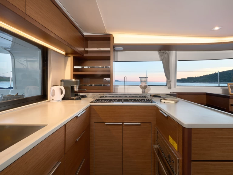 Noleggiare una Lagoon Lagoon 46 a Trogir