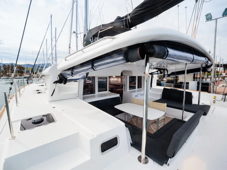 Noleggio Catamarano a Olbia – Lagoon Lagoon 450 F