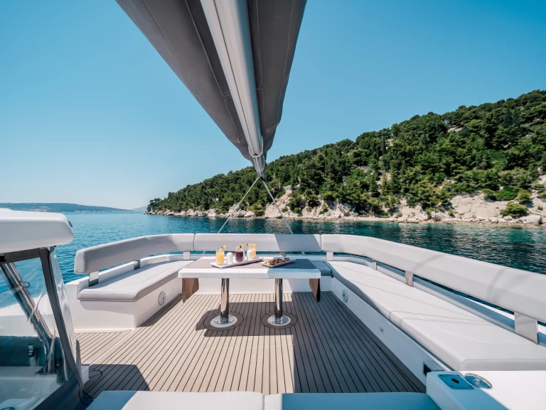 Noleggiare una Leopard Leopard 50 a Spalato